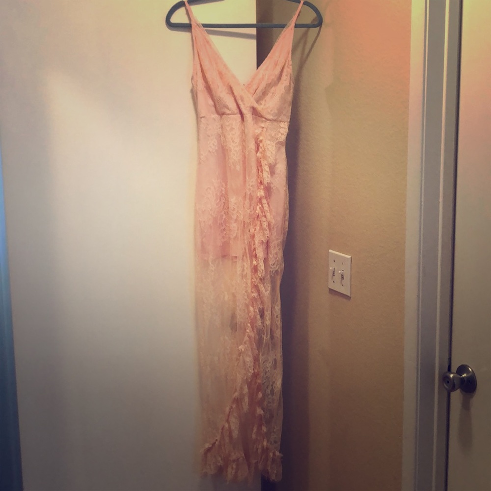 Forever 21 blush light pink eyelash lace long dress M
